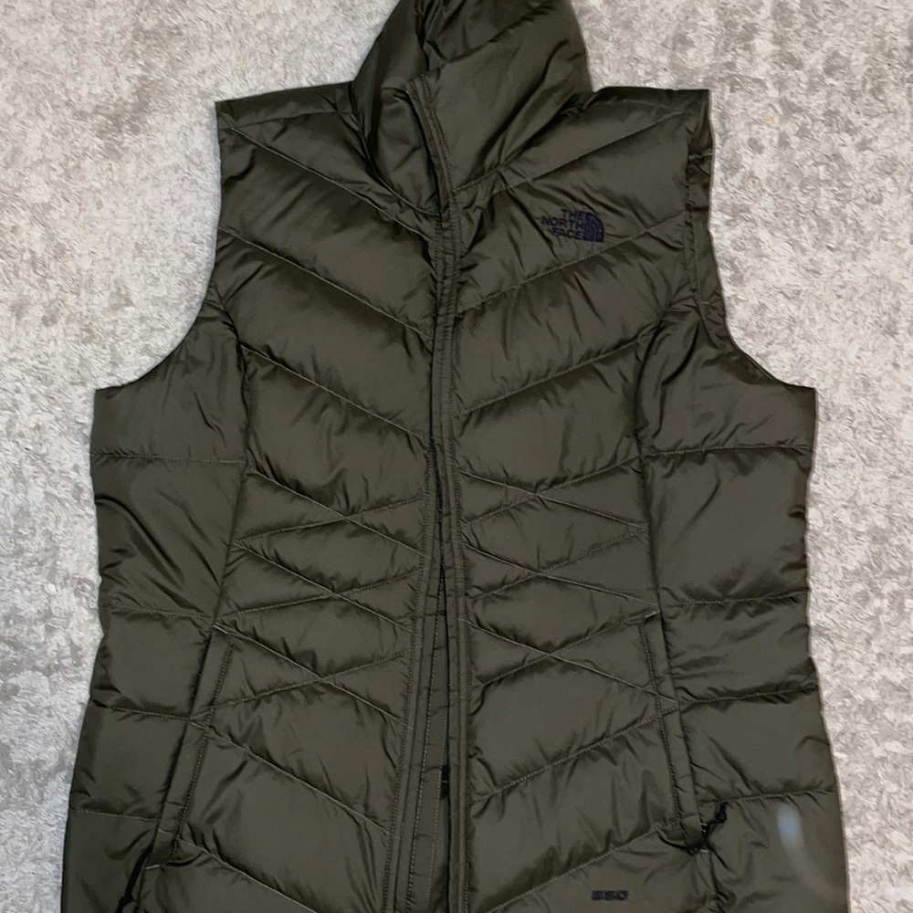 *Brand New* Women’s North Face lightweight vest